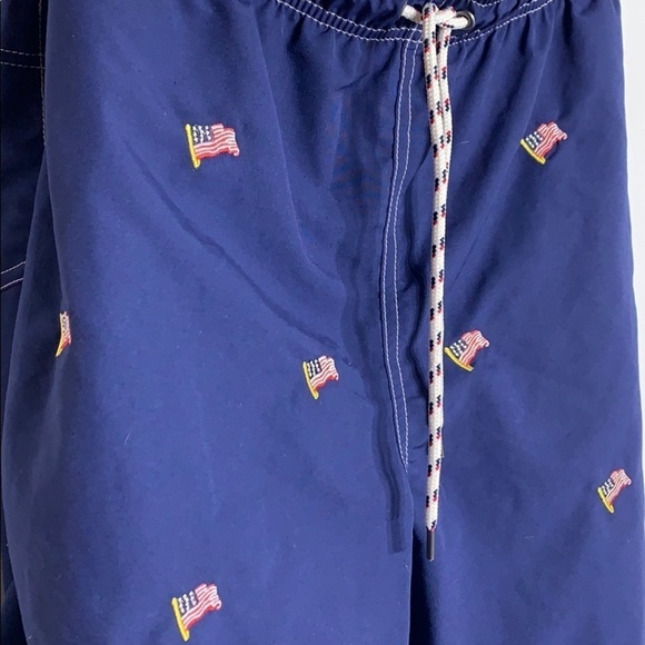 Land’s End USA Embroidered flag navy swim trunks - Picture 2 of 6